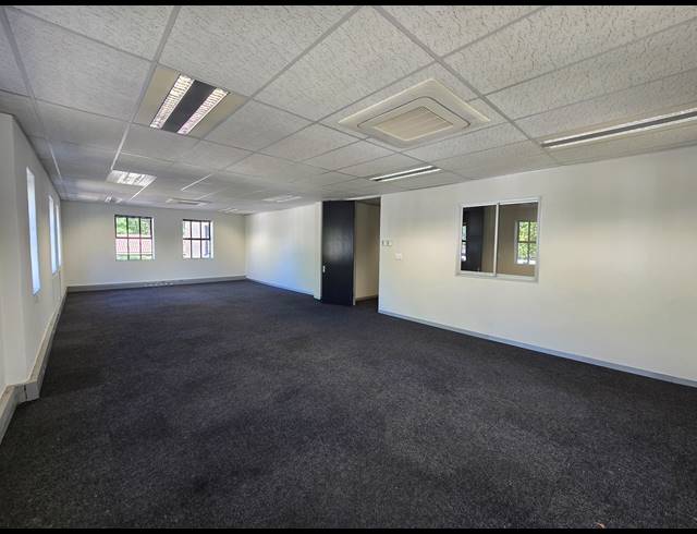 470M² OFFICE TO LET IN BRYANSTON